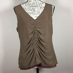 Brown red lined tank raunching detail sz M